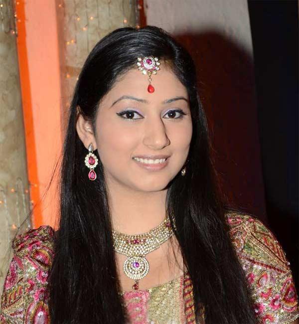 Actress Disha Parmar | Veethi