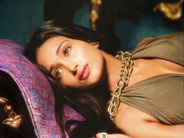 Jiah Khan Sexy Photos Veethi