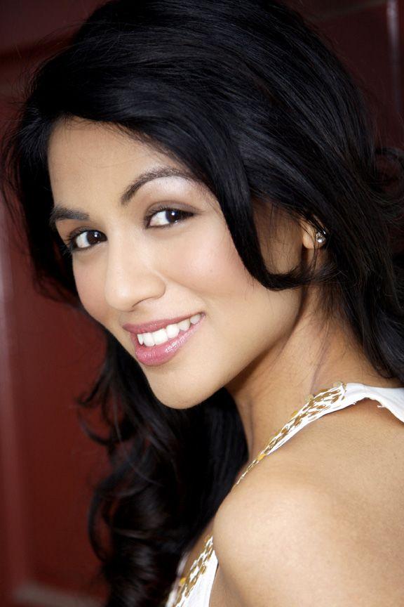 Actress Karen David | Veethi