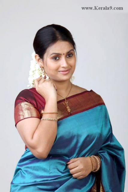 Tamil Actress Kaveri Photo Veethi