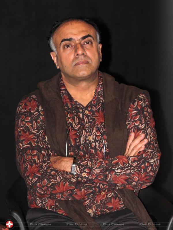 Hindi Actor Rajit Kapur Pics | Veethi