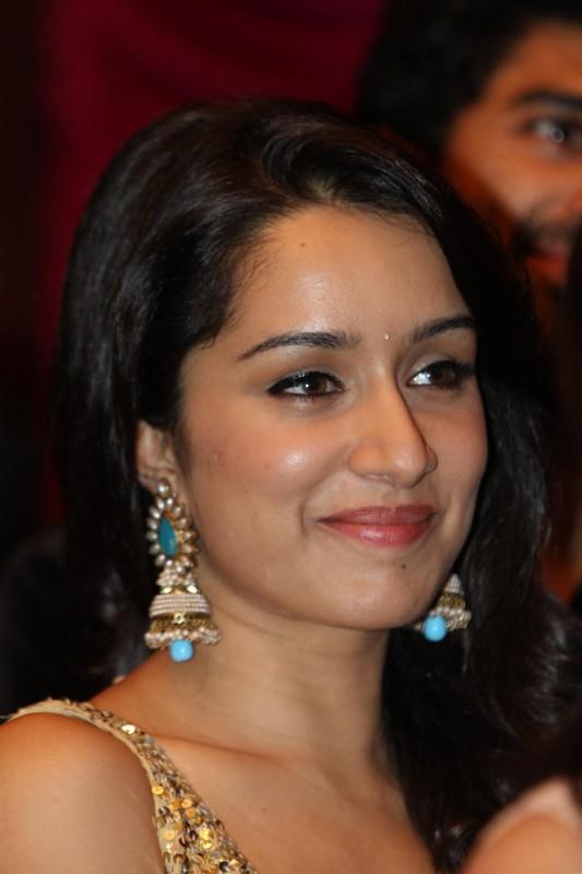 Cute Smiling Shraddha Kapoor | Veethi