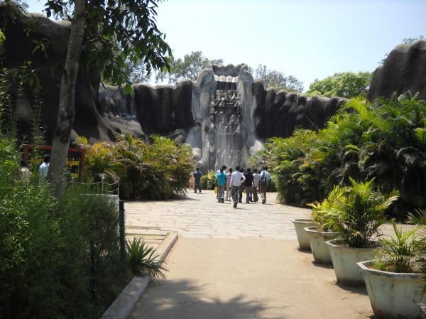 Entrance of Vandalur Zoo in Chennai... | Veethi