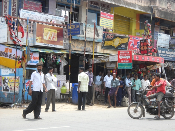 Bus stop at Pammal in Chennai... | Veethi