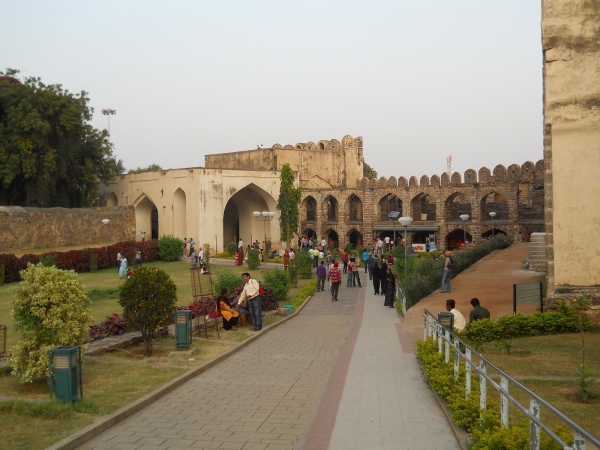 Entrance to the Golconda Fort | Veethi