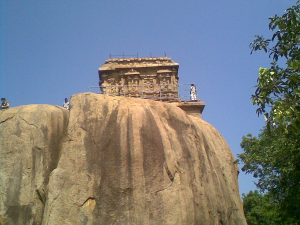 Olakkannesvara temple and Mahishamardini cave at Mahabalipuram | Veethi