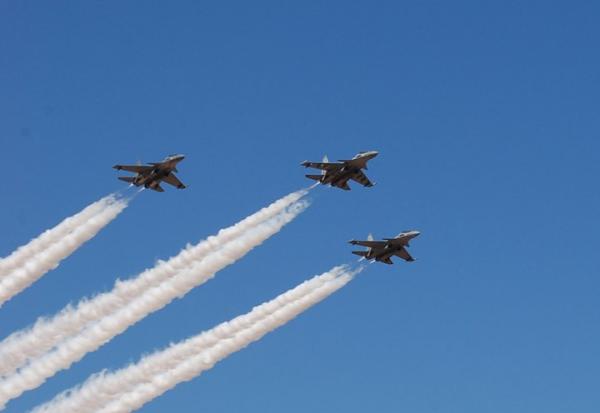 Indian Air Force Flights - Aero India 2011 | Veethi