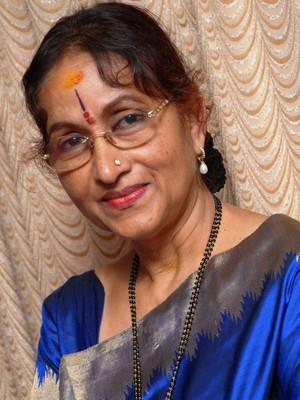 Bharathi Vishnuvardhan Photos | Veethi