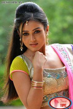 Mishti Chakraborty Hot in Saree Photos | Veethi