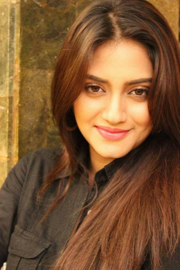 Nusrat Jahan Latest Picture | Veethi