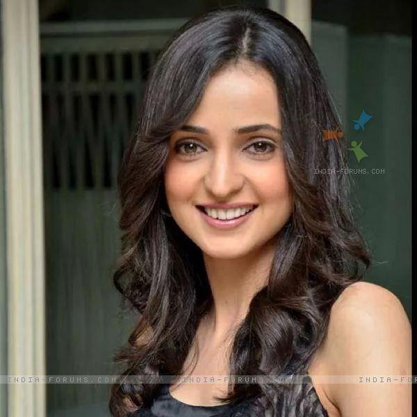 Tv Serial Actress Sanaya Irani Pics | Veethi