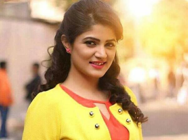 Srabanti Chatterjee Sexy in Yellow Dress | Veethi