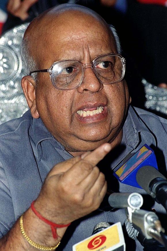 Former cabinet secretary and chief election commissioner T N Seshan ...